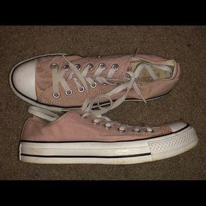 Light Pink Low Top Converse Unisex - Women’s 7
